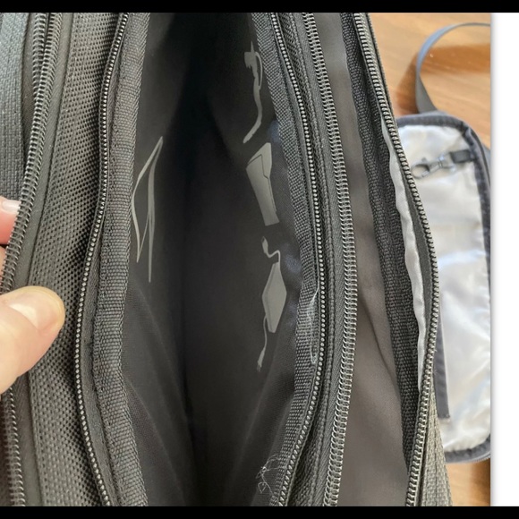 Targus Corporate Traveler Laptop Briefcase Slim  TSA CUCT02UA14S Fits 14” Laptop - Picture 10 of 10